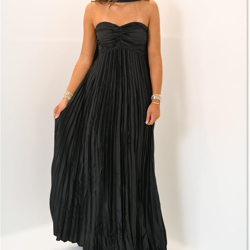 NWOT Elegant Black Pleated Maxi Dress